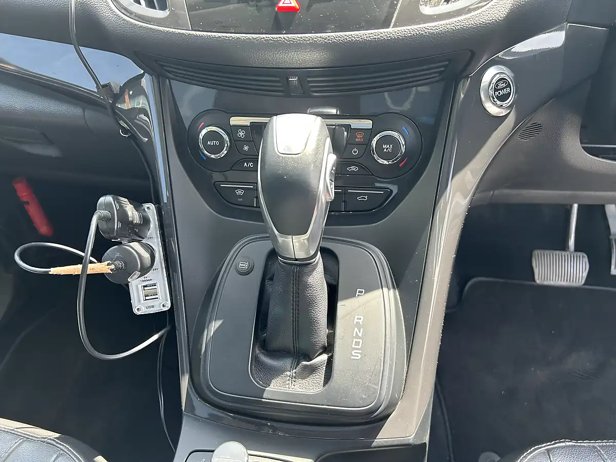 Used 2014 Ford Kuga White - Interior and Exterior details 12