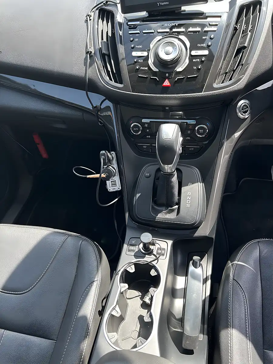 Used 2014 Ford Kuga White - Interior and Exterior details 13