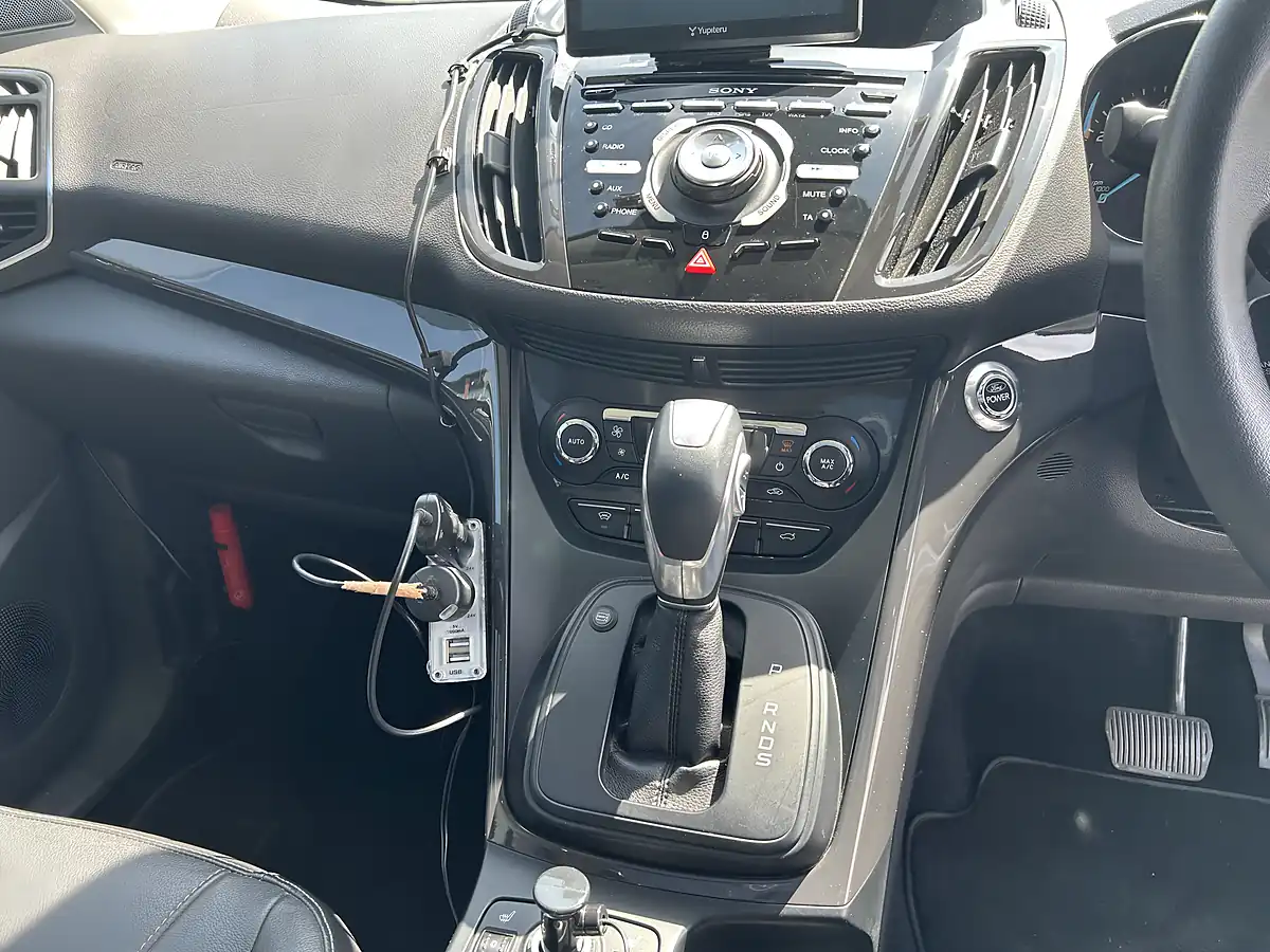 Used 2014 Ford Kuga White - Interior and Exterior details 15