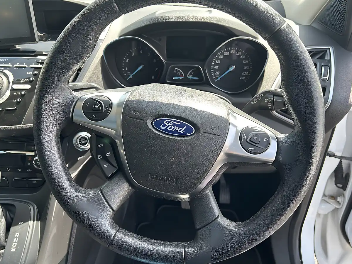 Used 2014 Ford Kuga White - Interior and Exterior details 16