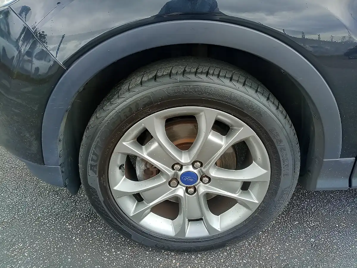 Used 2014 Ford Kuga Zetec Black - Interior and Exterior details 6