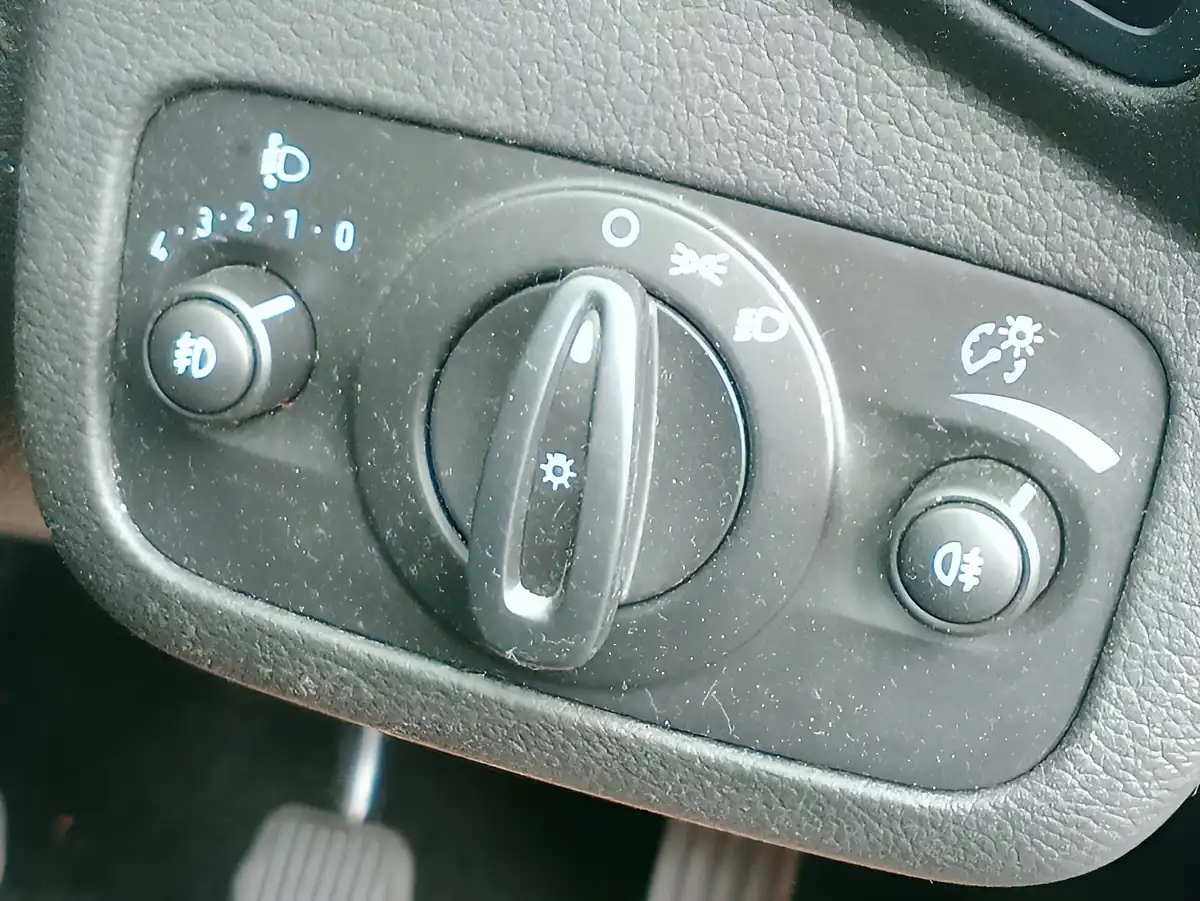 Used 2014 Ford Kuga Zetec Black - Interior and Exterior details 8