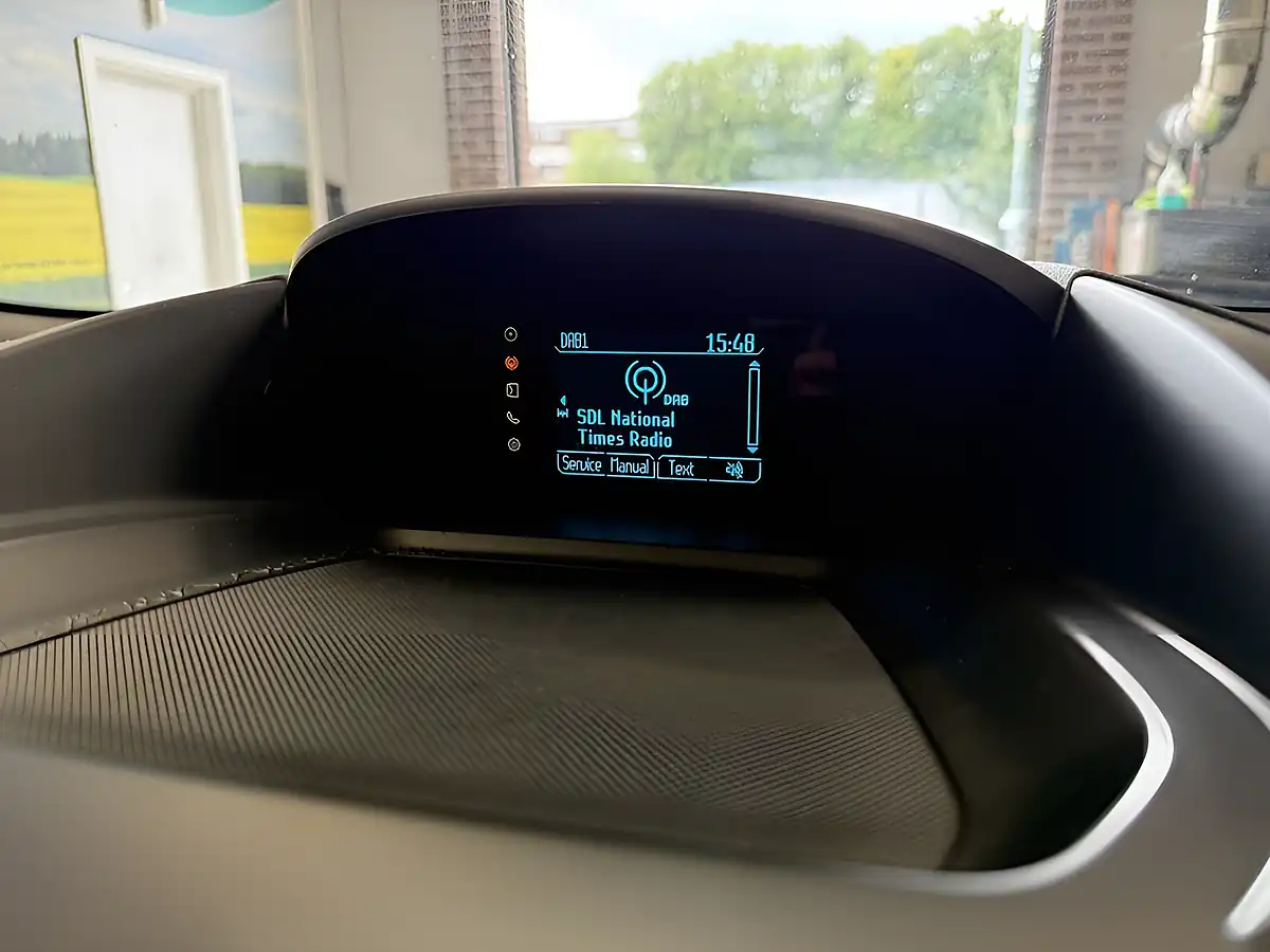 Used 2014 Ford Kuga Zetec Green - Interior and Exterior details 13