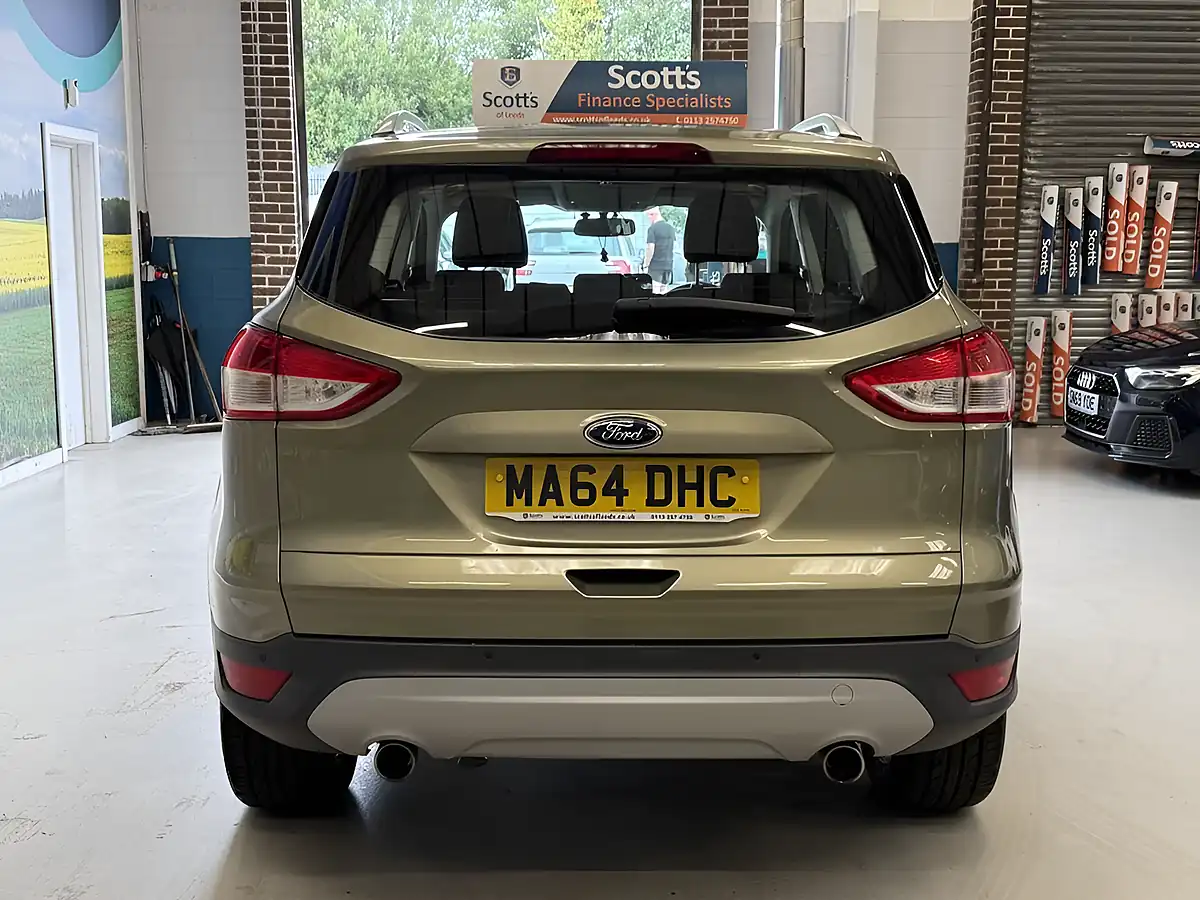 Used 2014 Ford Kuga Zetec Green - Interior and Exterior details 6