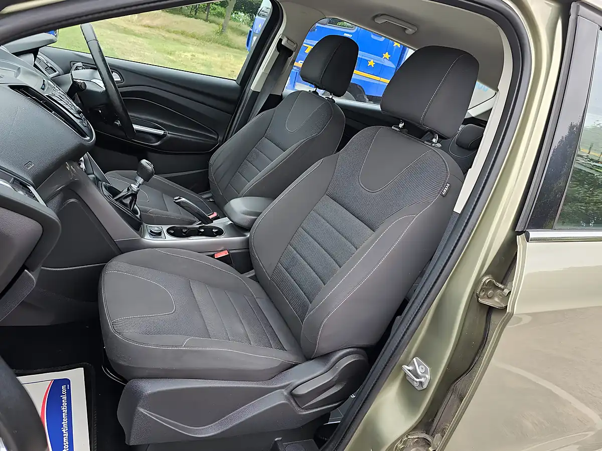 Used 2014 Ford Kuga Zetec Green - Interior and Exterior details 10