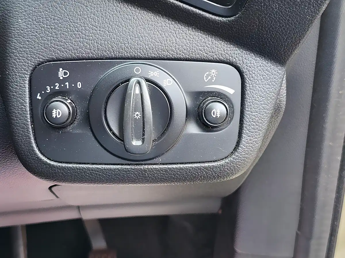 Used 2014 Ford Kuga Zetec Green - Interior and Exterior details 16