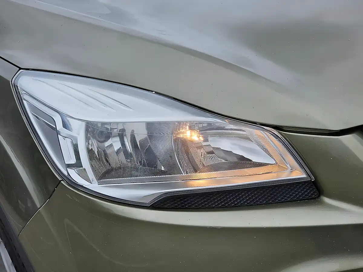 Used 2014 Ford Kuga Zetec Green - Interior and Exterior details 18