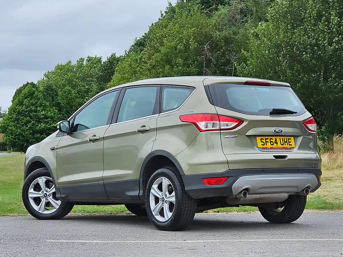 Used 2014 Ford Kuga Zetec Green - Interior and Exterior details 5