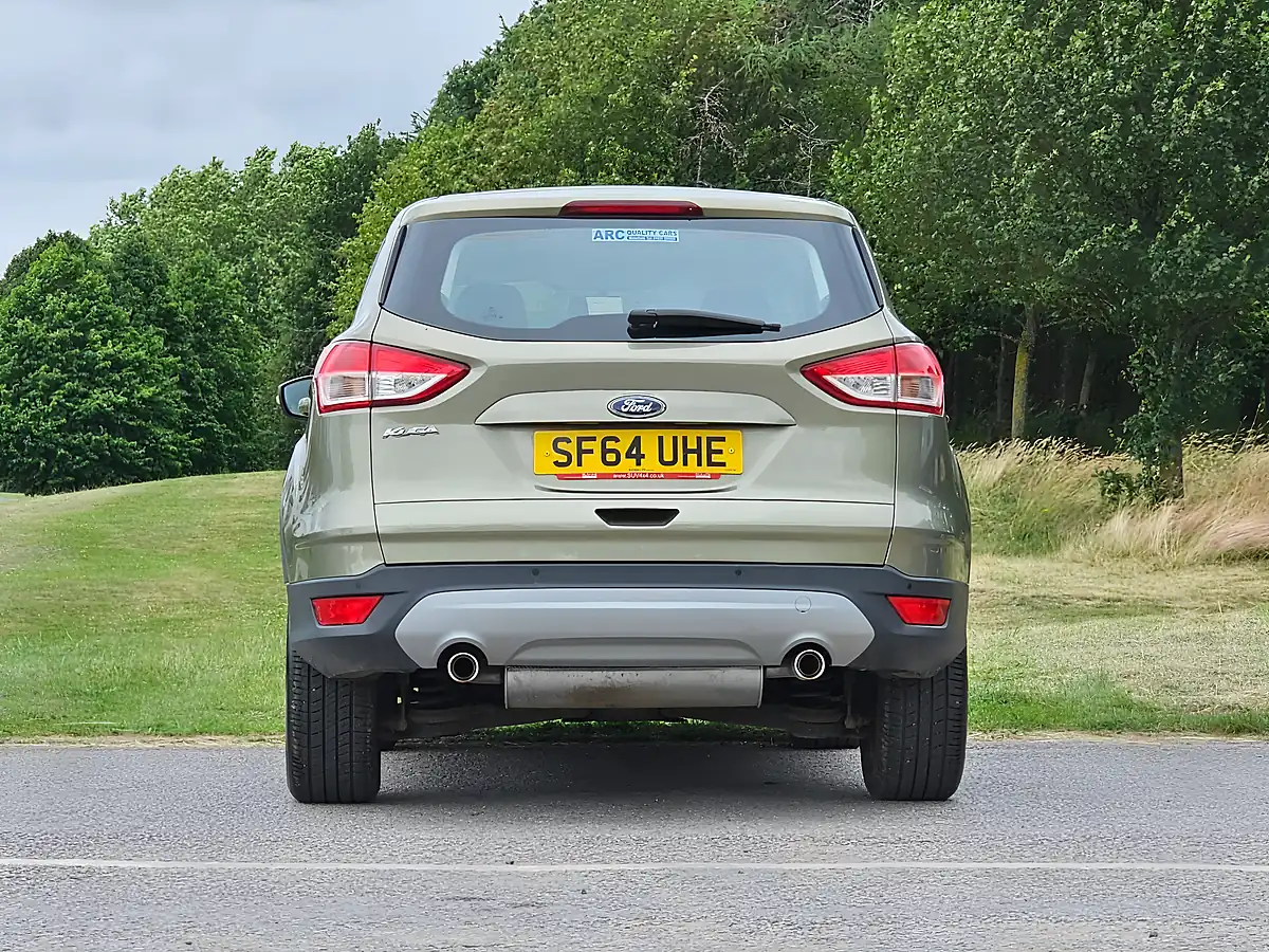 Used 2014 Ford Kuga Zetec Green - Interior and Exterior details 6