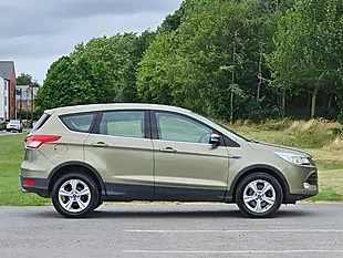 Used 2014 Ford Kuga Zetec Green - Interior and Exterior details 8