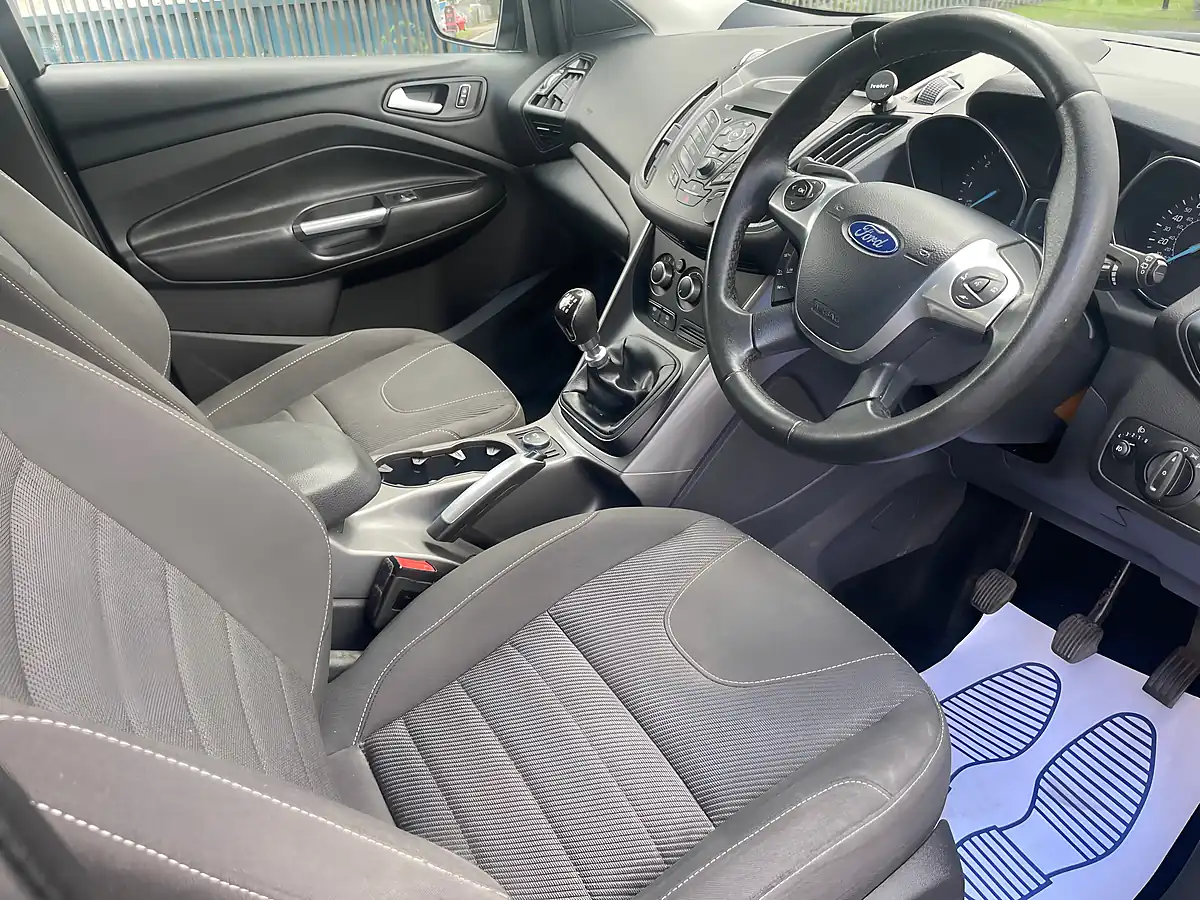 Used 2014 Ford Kuga Zetec Grey - Interior and Exterior details 10