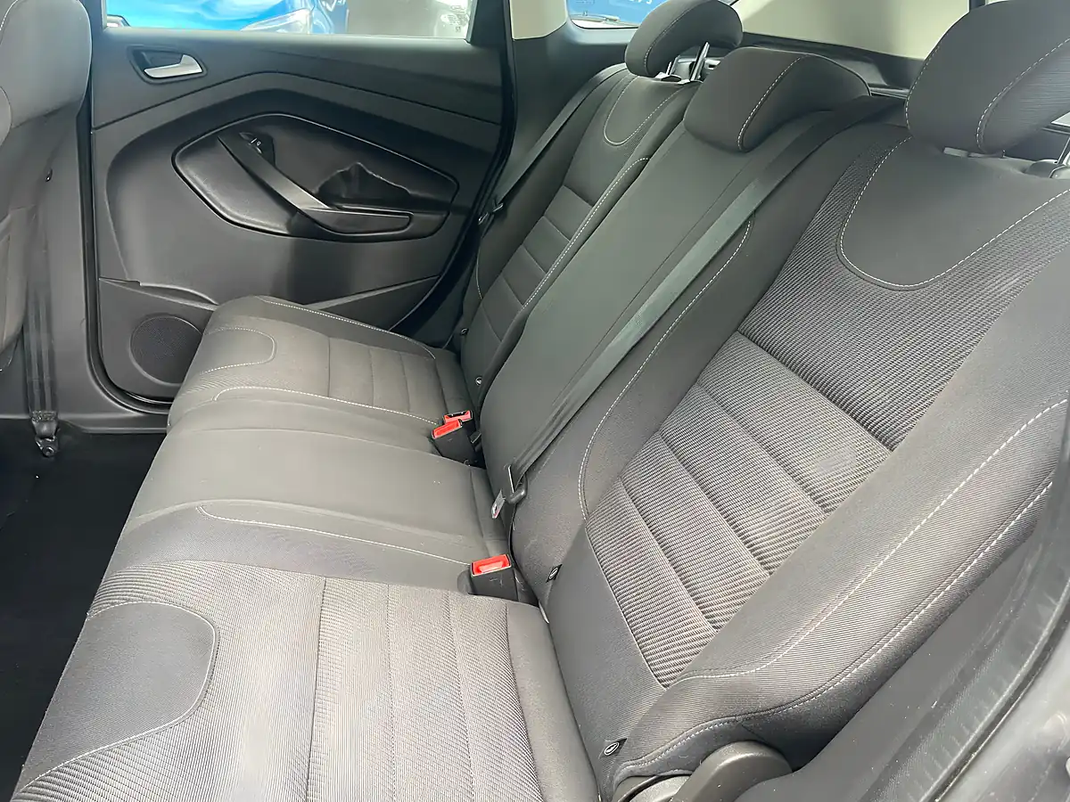 Used 2014 Ford Kuga Zetec Grey - Interior and Exterior details 16