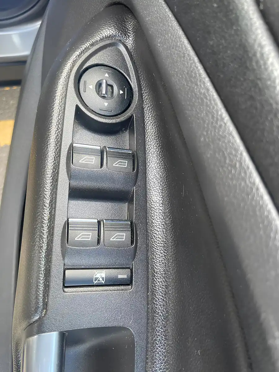 Used 2014 Ford Kuga Zetec Grey - Interior and Exterior details 17