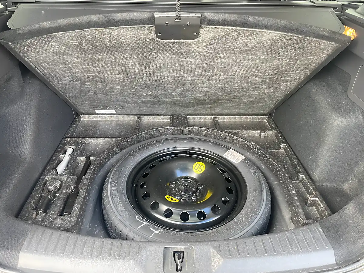 Used 2014 Ford Kuga Zetec Grey - Interior and Exterior details 20