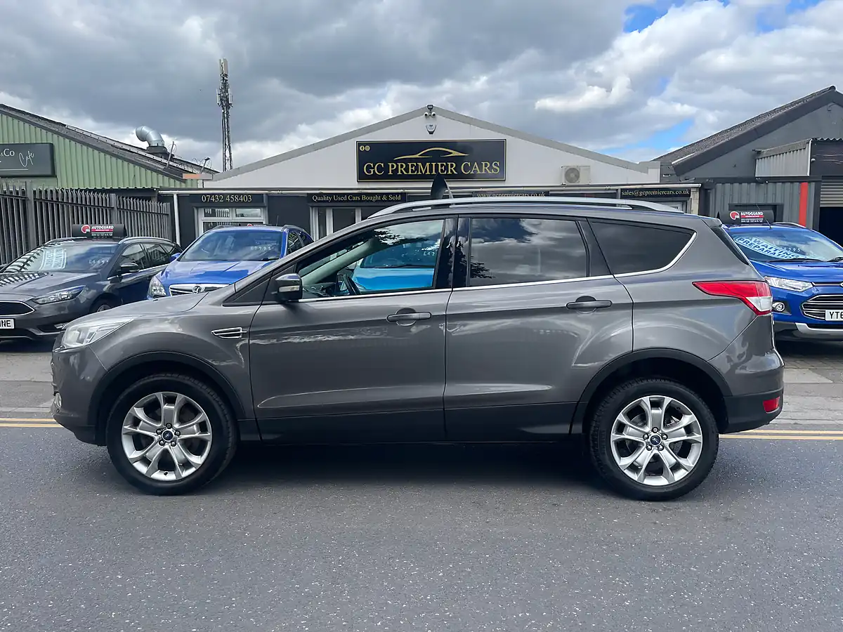 Used 2014 Ford Kuga Zetec Grey - Interior and Exterior details 7