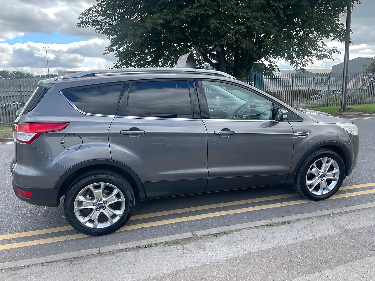 Used 2014 Ford Kuga Zetec Grey - Interior and Exterior details 8