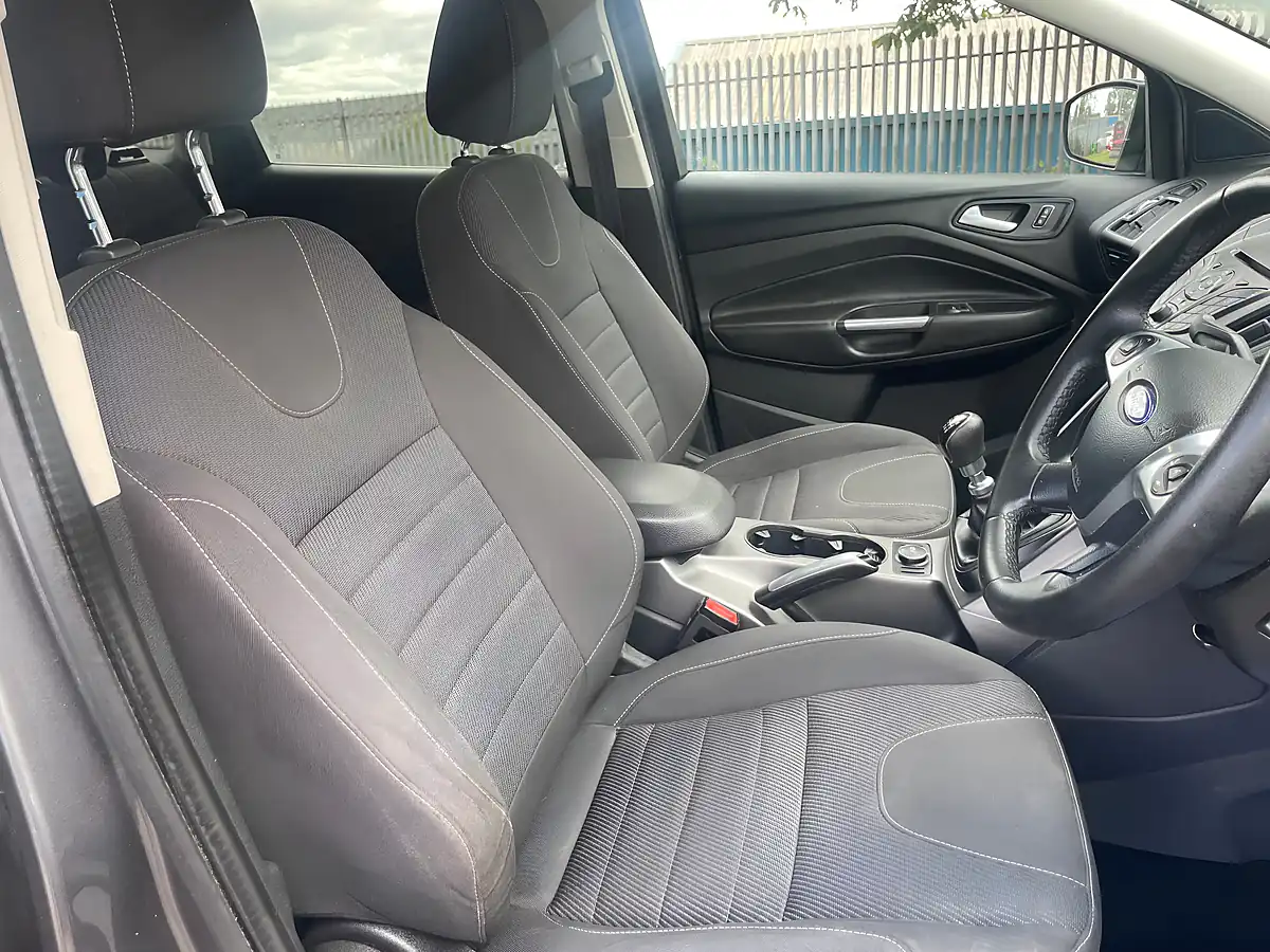 Used 2014 Ford Kuga Zetec Grey - Interior and Exterior details 9