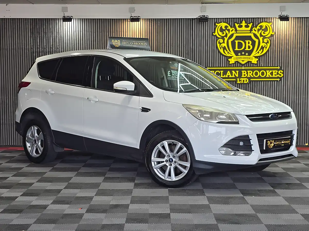 Used 2014 Ford Kuga Zetec White - Front View