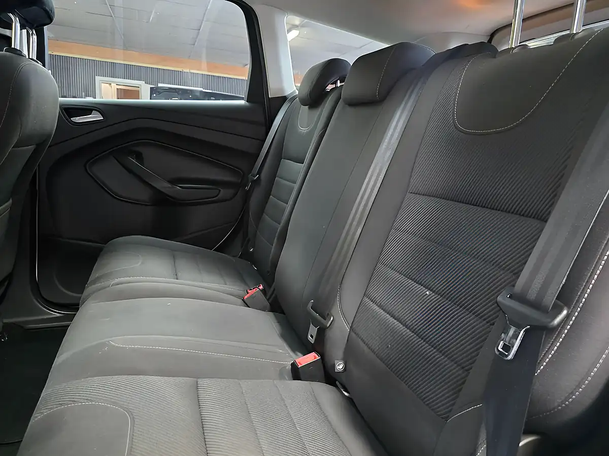 Used 2014 Ford Kuga Zetec White - Interior and Exterior details 12