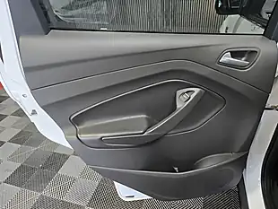 Used 2014 Ford Kuga Zetec White - Interior and Exterior details 14