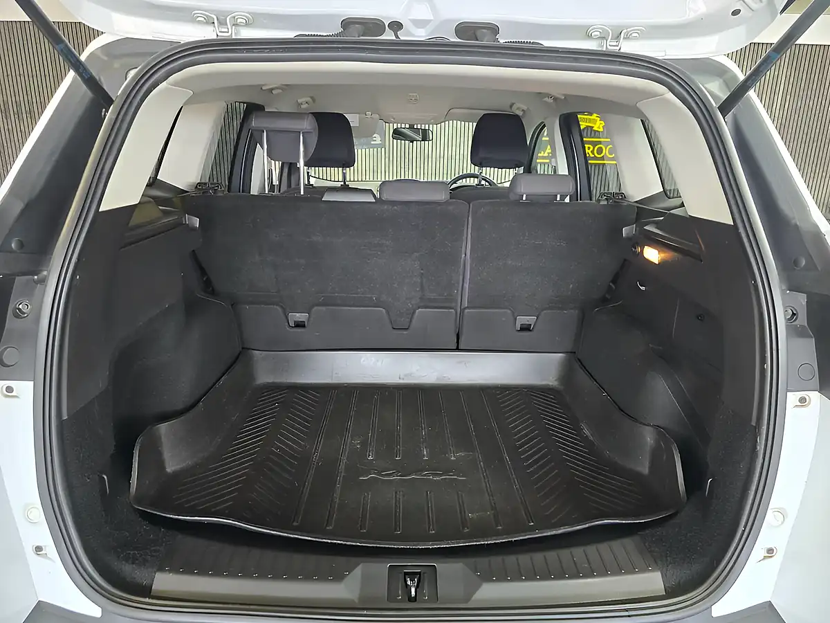 Used 2014 Ford Kuga Zetec White - Interior and Exterior details 15