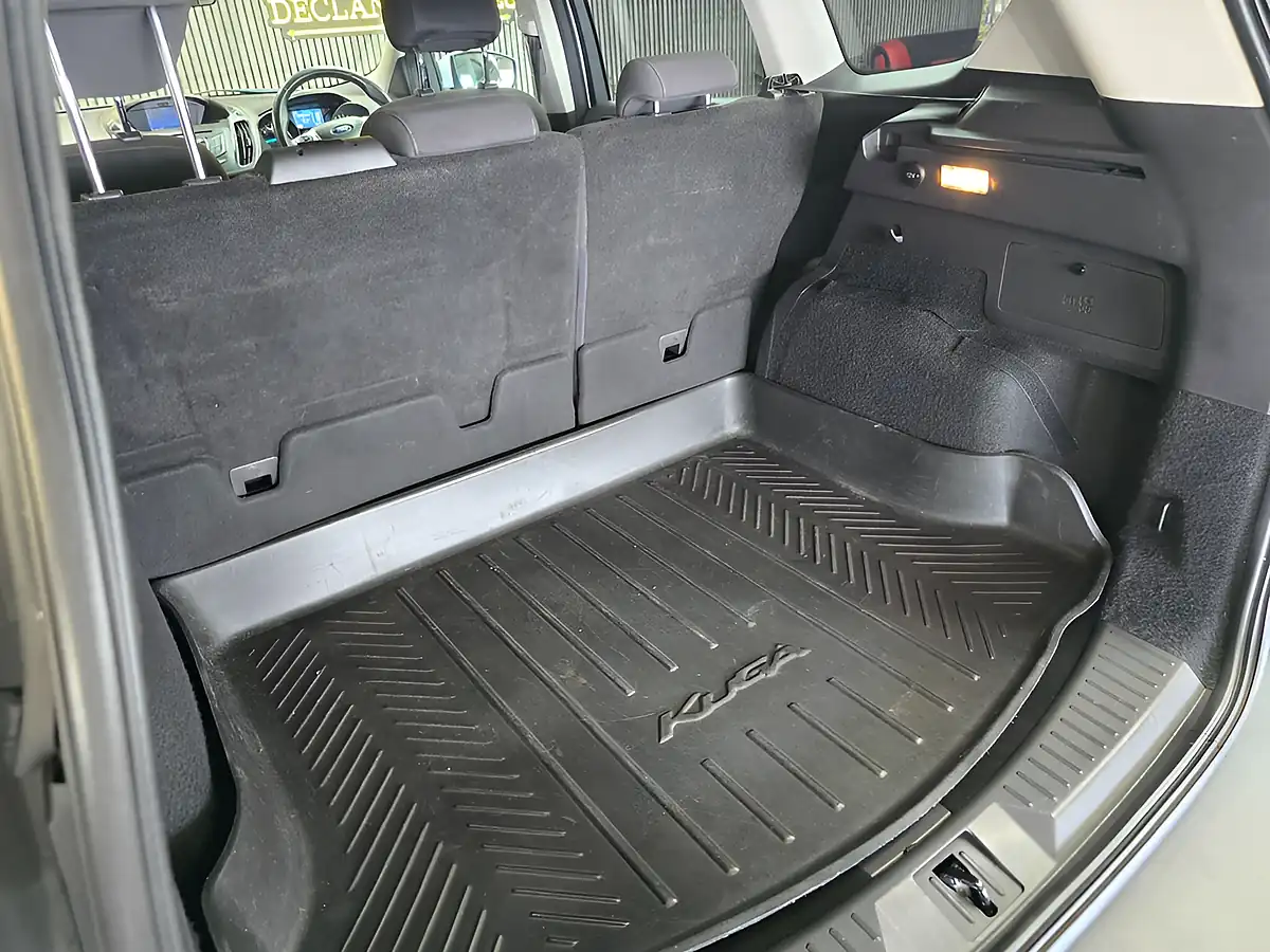 Used 2014 Ford Kuga Zetec White - Interior and Exterior details 16