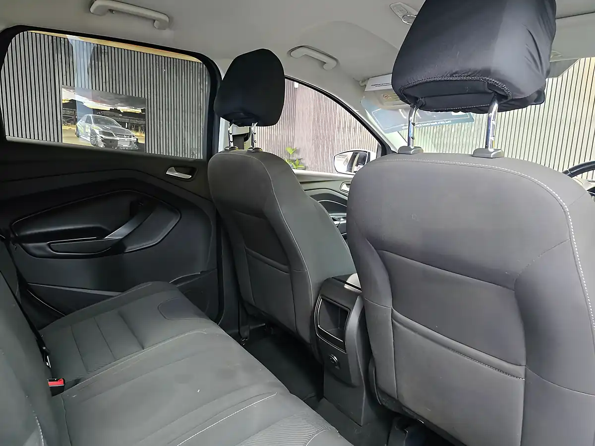 Used 2014 Ford Kuga Zetec White - Interior and Exterior details 18