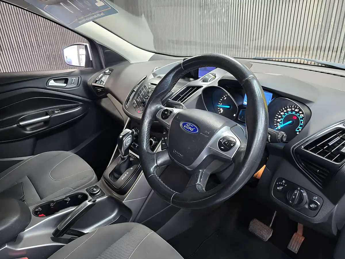 Used 2014 Ford Kuga Zetec White - Interior and Exterior details 20