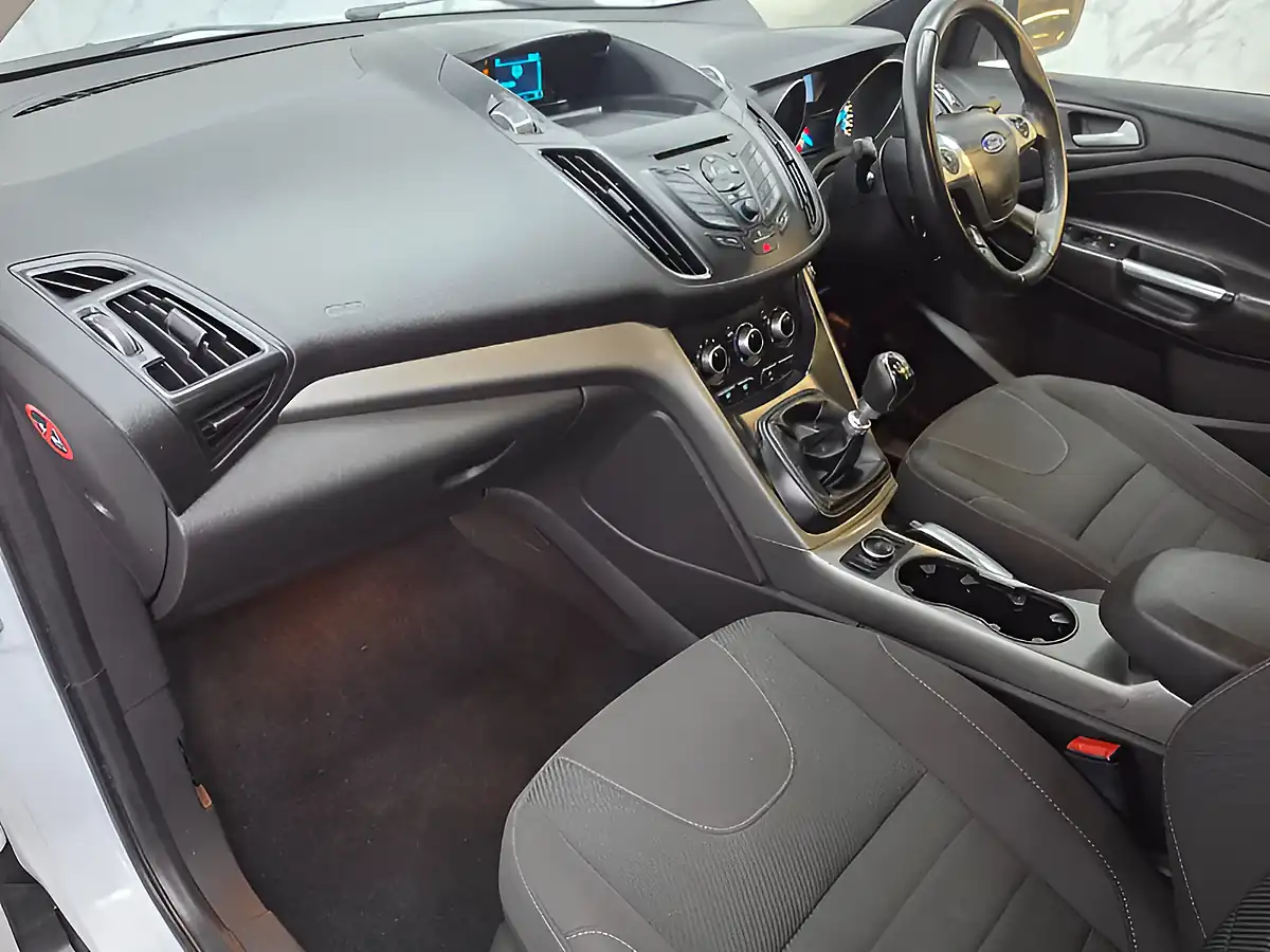 Used 2014 Ford Kuga Zetec White - Interior and Exterior details 12