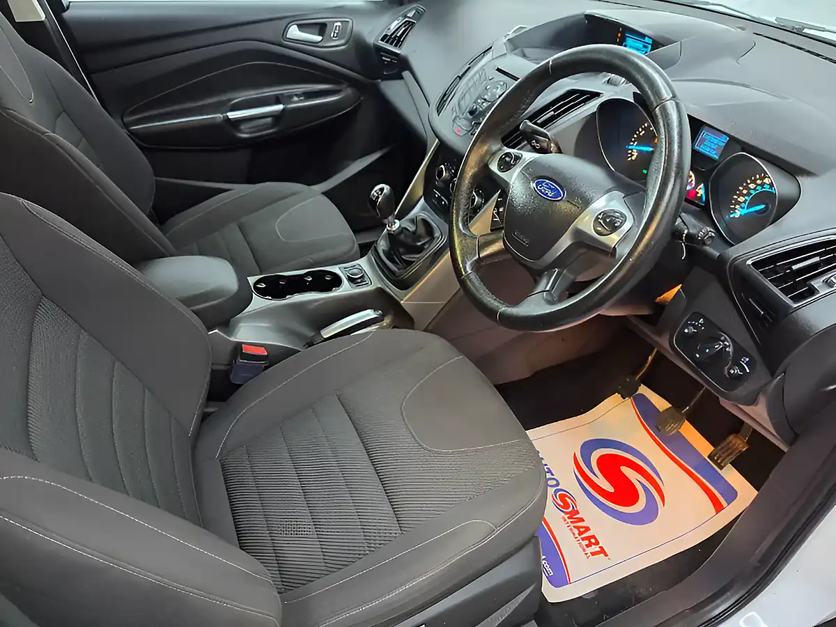 Used 2014 Ford Kuga Zetec White - Interior and Exterior details 13