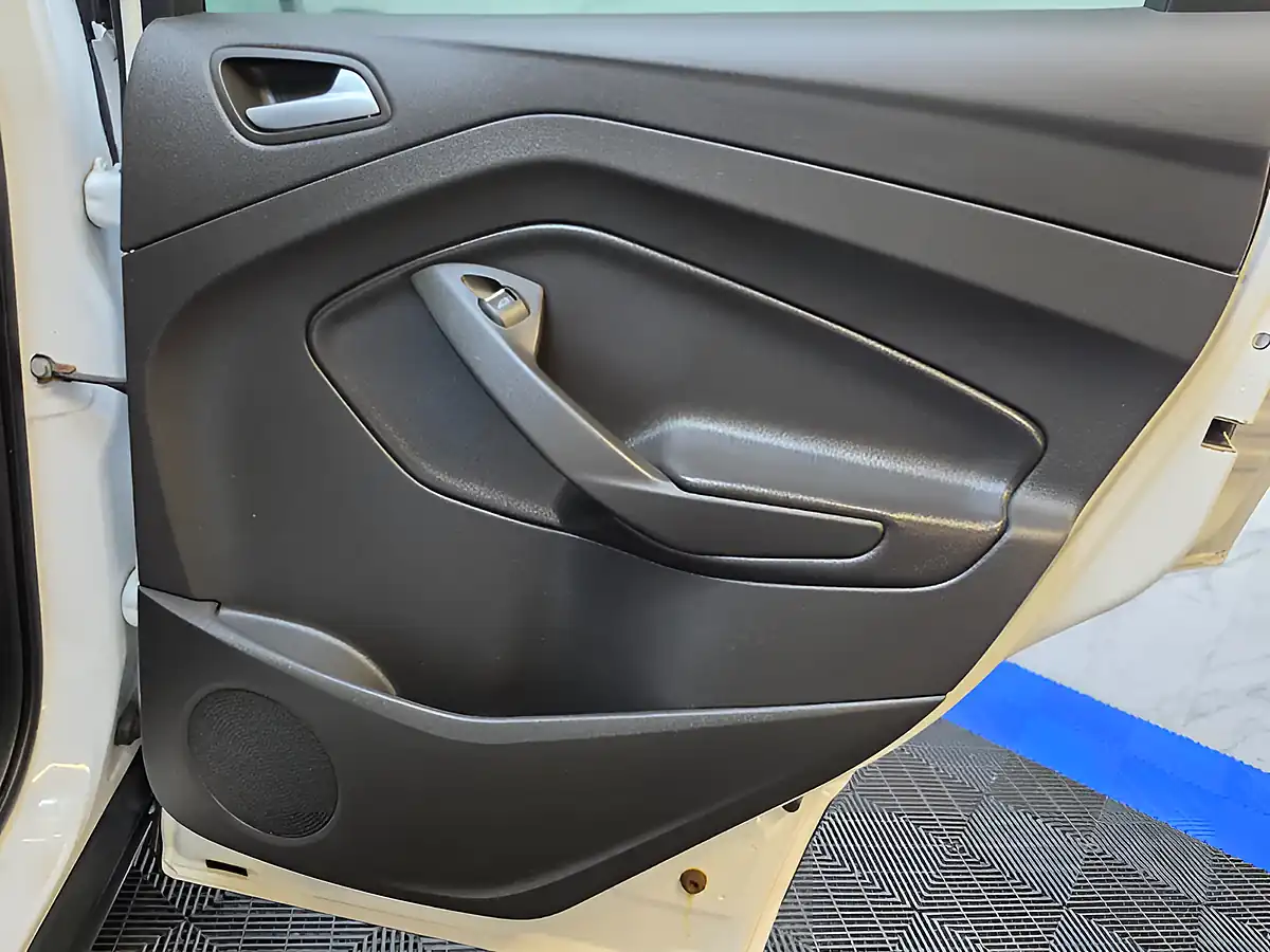 Used 2014 Ford Kuga Zetec White - Interior and Exterior details 19