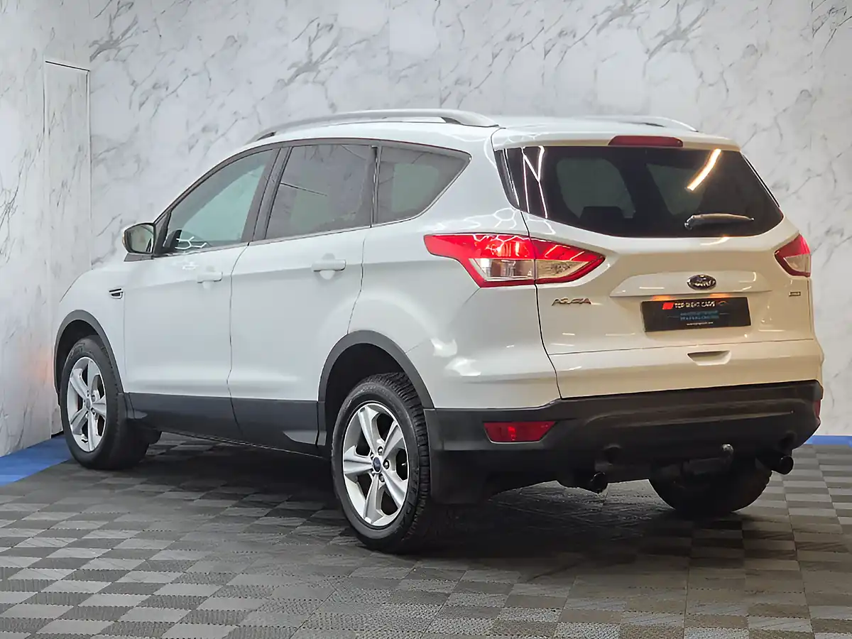 Used 2014 Ford Kuga Zetec White - Interior and Exterior details 7