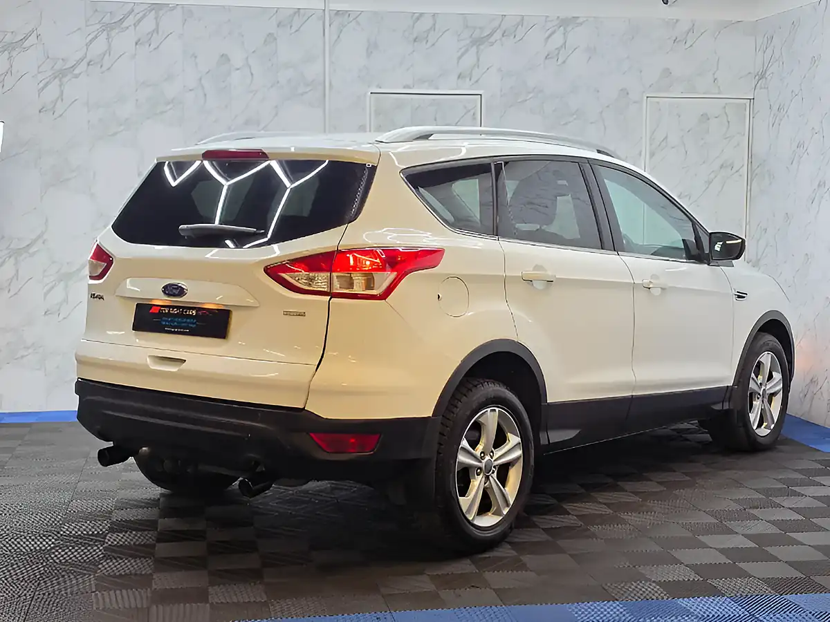 Used 2014 Ford Kuga Zetec White - Interior and Exterior details 9