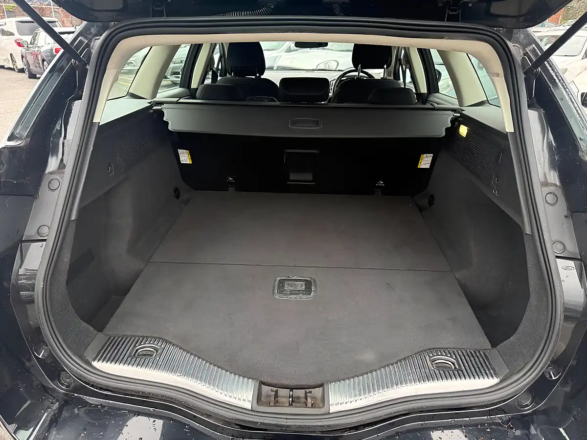 Used 2014 Ford Mondeo Titanium Black - Interior and Exterior details 19