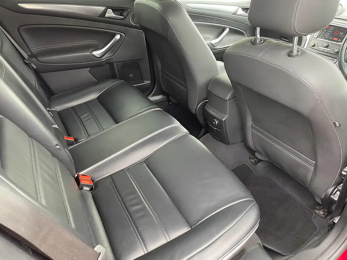 Used 2014 Ford Mondeo Titanium X Business Edition Red - Interior and Exterior details 11
