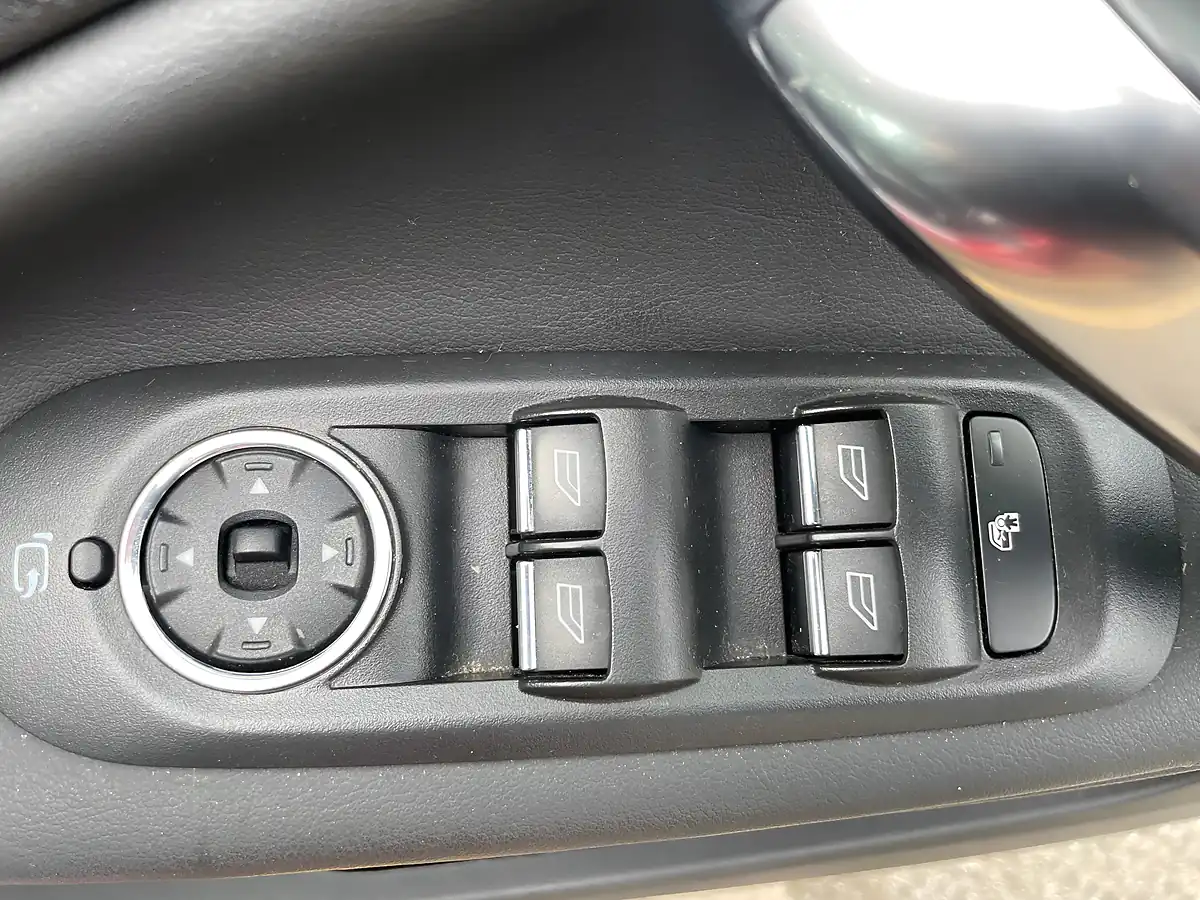 Used 2014 Ford Mondeo Titanium X Business Edition Red - Interior and Exterior details 19