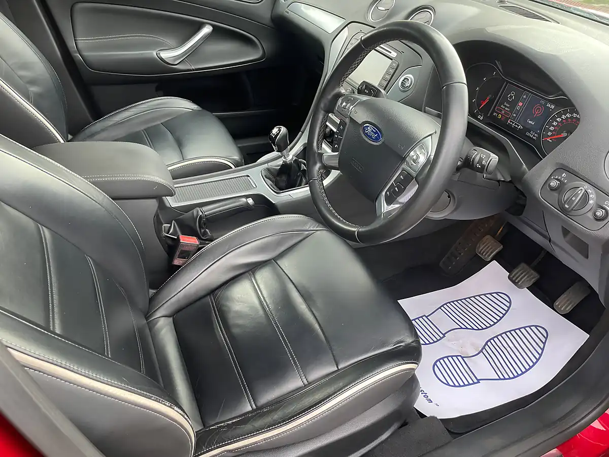 Used 2014 Ford Mondeo Titanium X Business Edition Red - Interior and Exterior details 9