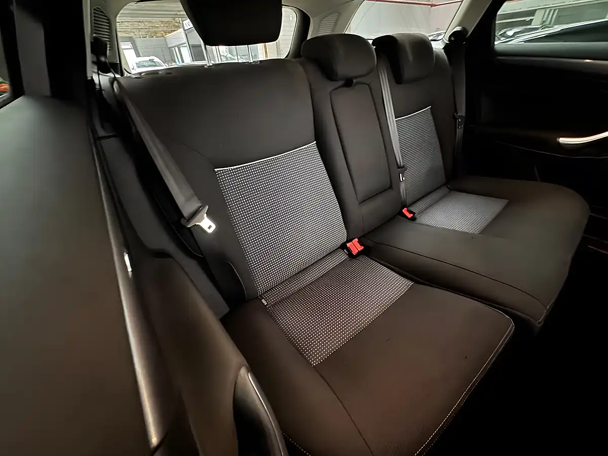 Used 2014 Ford Mondeo Zetec Business Edition Red - Interior and Exterior details 11
