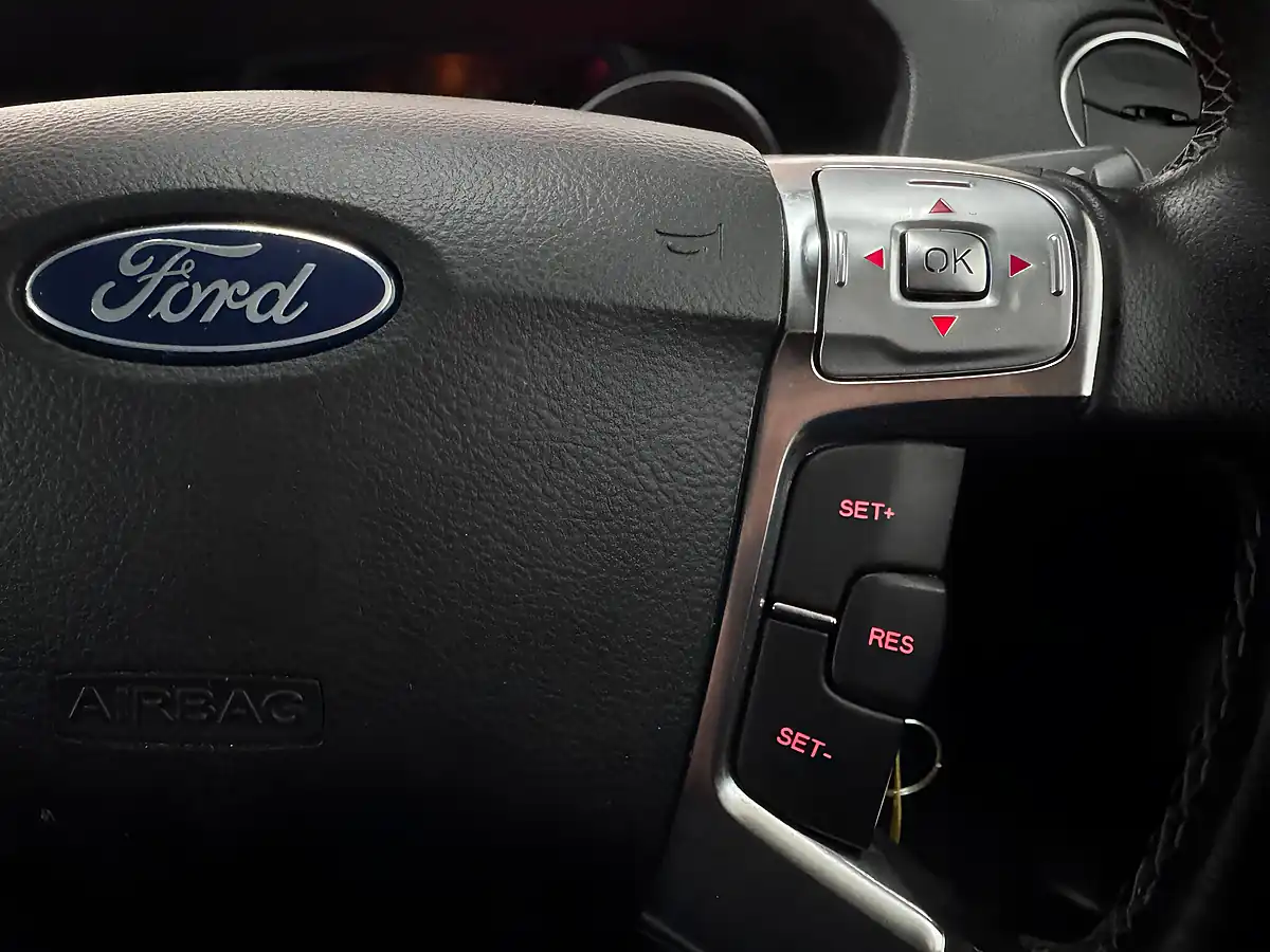 Used 2014 Ford Mondeo Zetec Business Edition Red - Interior and Exterior details 16