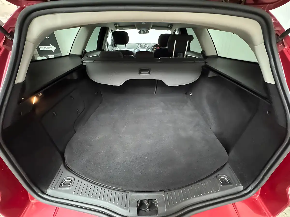 Used 2014 Ford Mondeo Zetec Business Edition Red - Interior and Exterior details 19