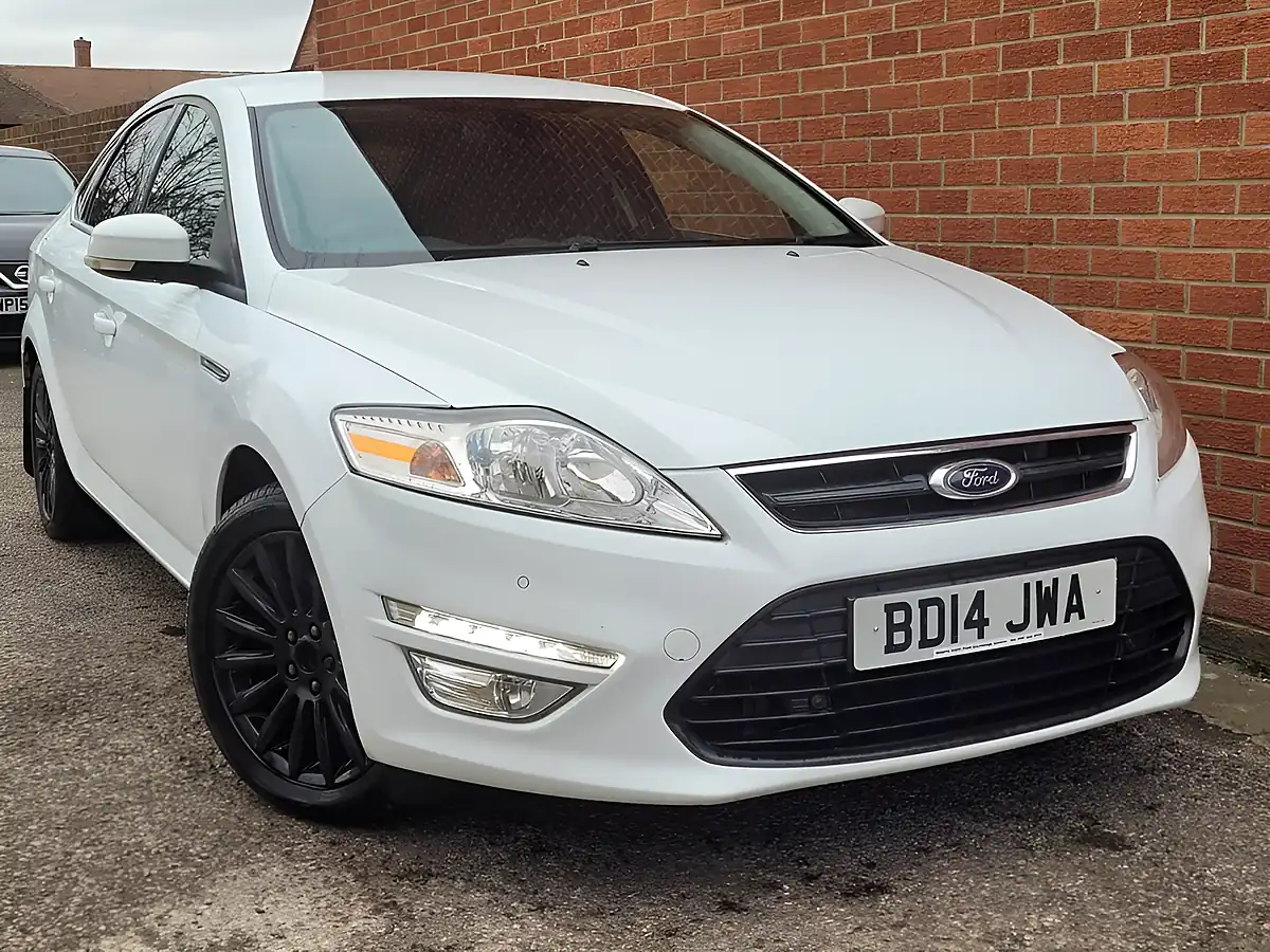 Used 2014 Ford Mondeo Zetec Business Edition White - Interior and Exterior details 13