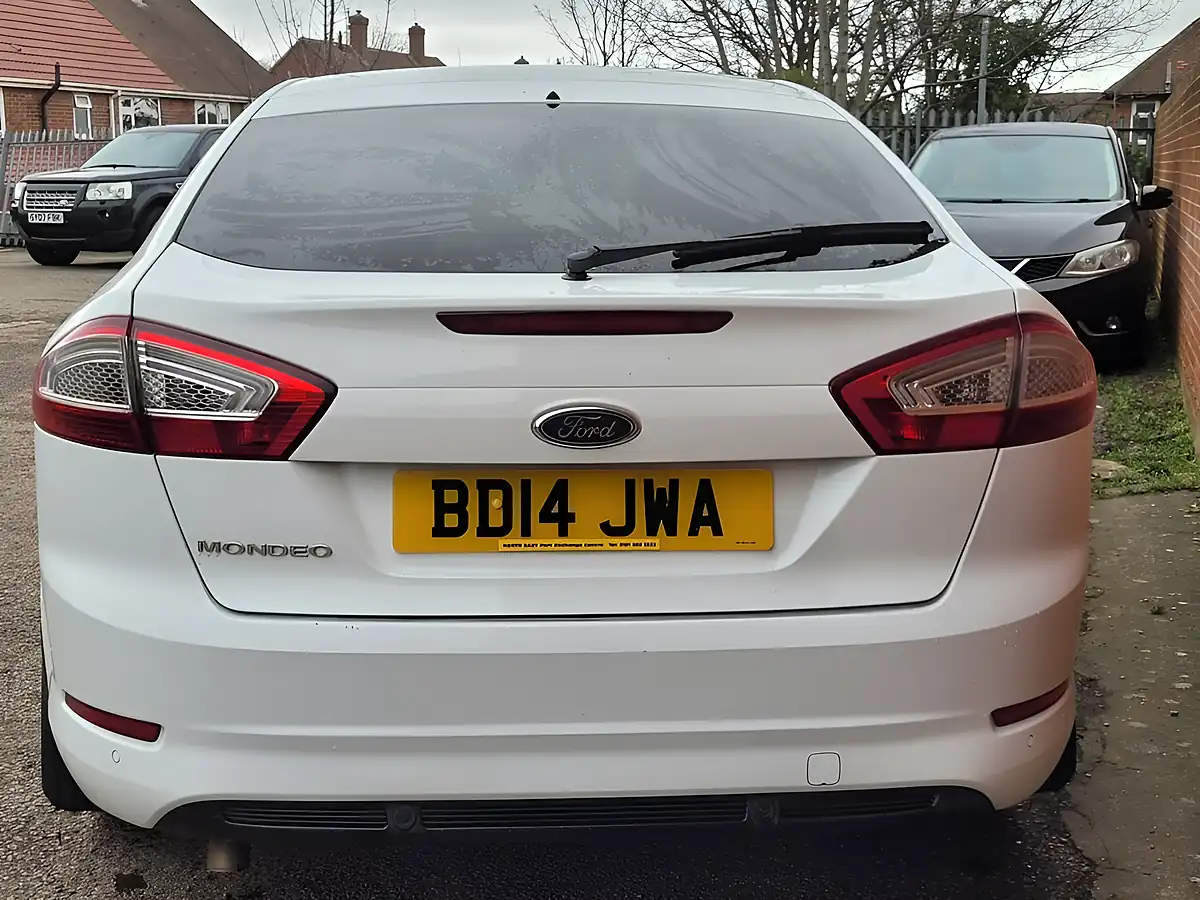 Used 2014 Ford Mondeo Zetec Business Edition White - Interior and Exterior details 4