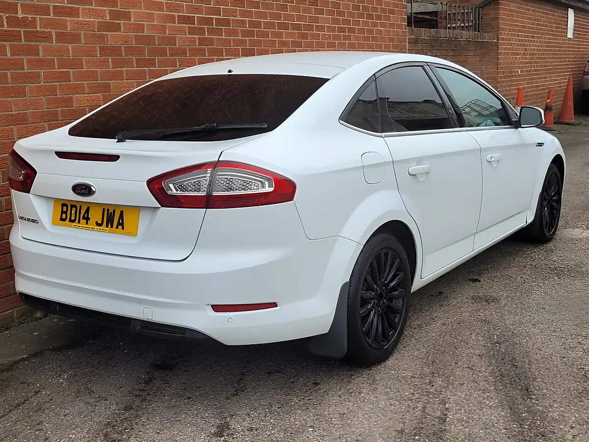 Used 2014 Ford Mondeo Zetec Business Edition White - Interior and Exterior details 6