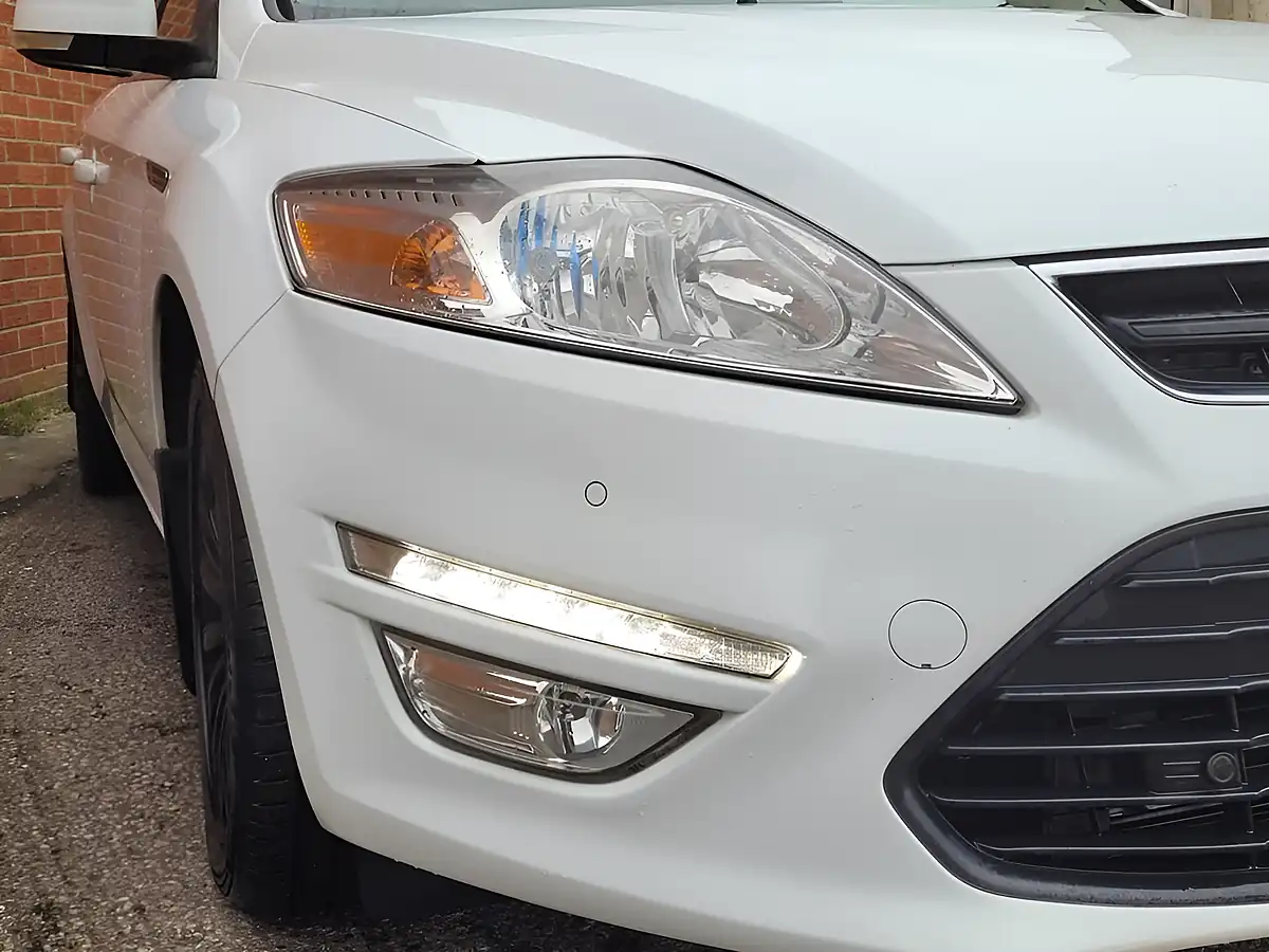 Used 2014 Ford Mondeo Zetec Business Edition White - Interior and Exterior details 9