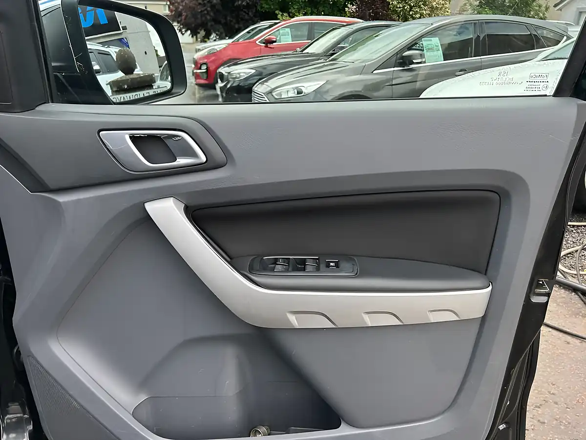 Used 2014 Ford Ranger Xlt Black - Interior and Exterior details 12