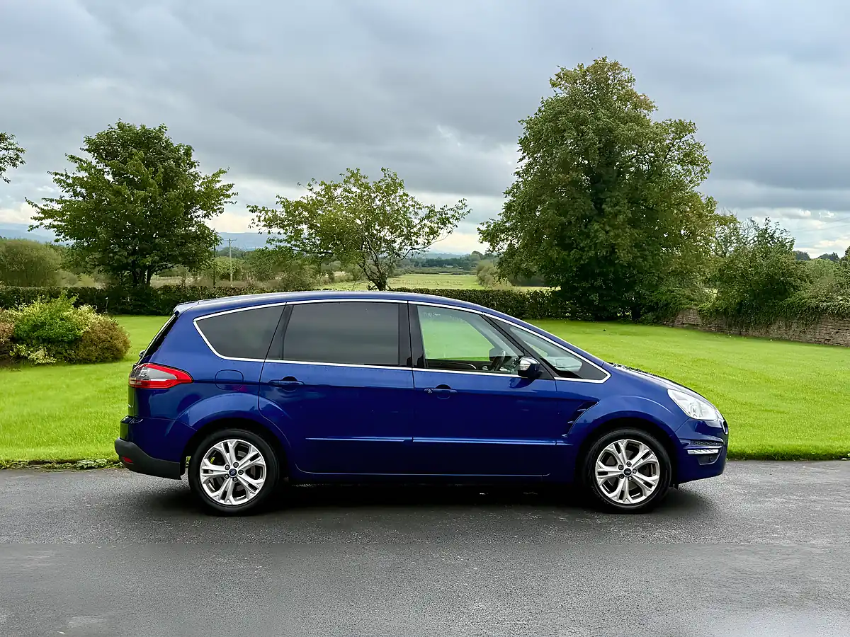 Used 2014 Ford S-Max Titanium Blue - Interior and Exterior details 4