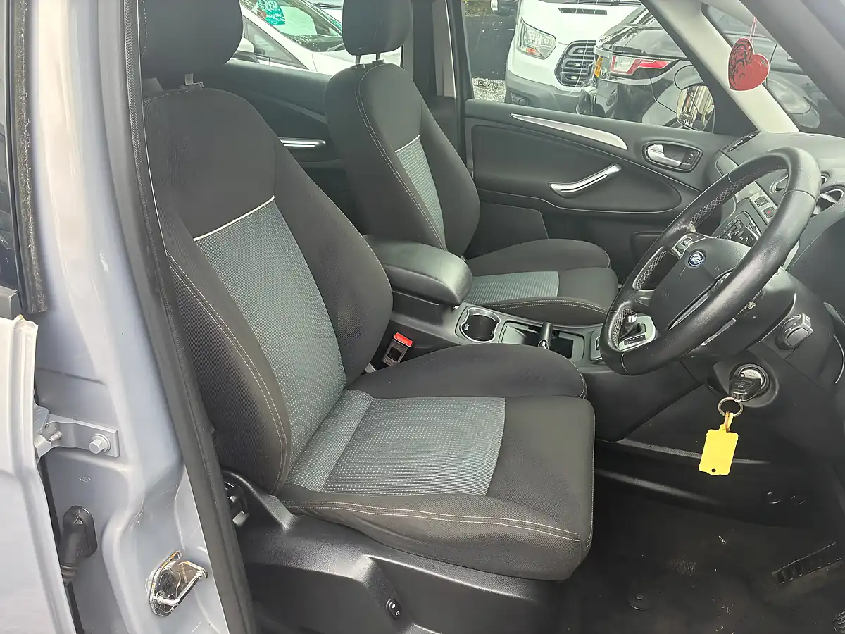 Used 2014 Ford S-Max Zetec Silver - Interior and Exterior details 11