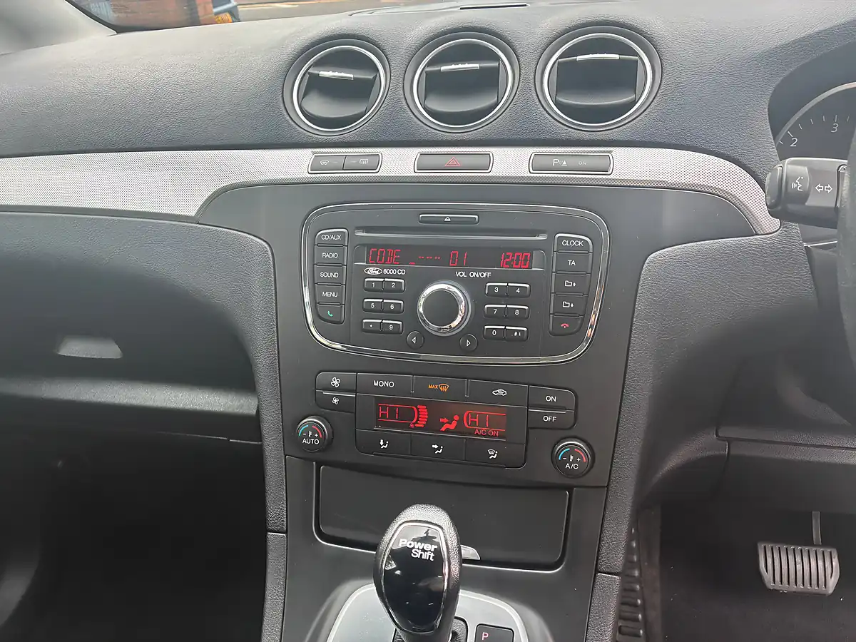 Used 2014 Ford S-Max Zetec Silver - Interior and Exterior details 12