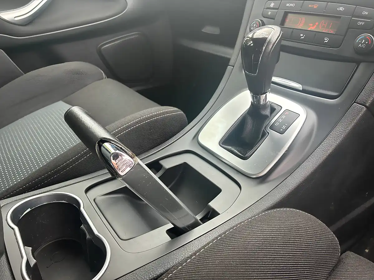 Used 2014 Ford S-Max Zetec Silver - Interior and Exterior details 14