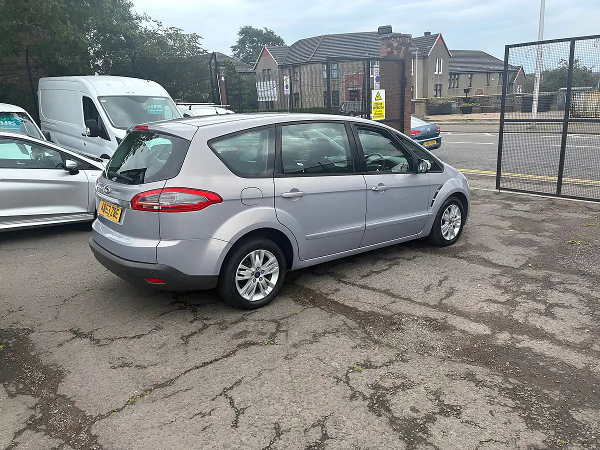 Used 2014 Ford S-Max Zetec Silver - Interior and Exterior details 3